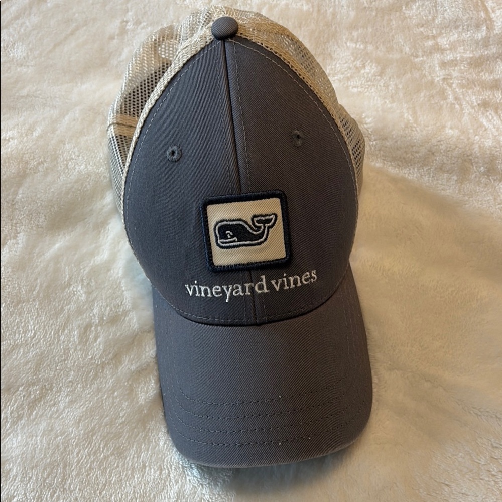 VINEYARD VINES BLUE TRUCKER HAT